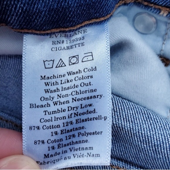 Everlane High-Rise Slim Straight Cigarette Jeans - Picture 14 of 14